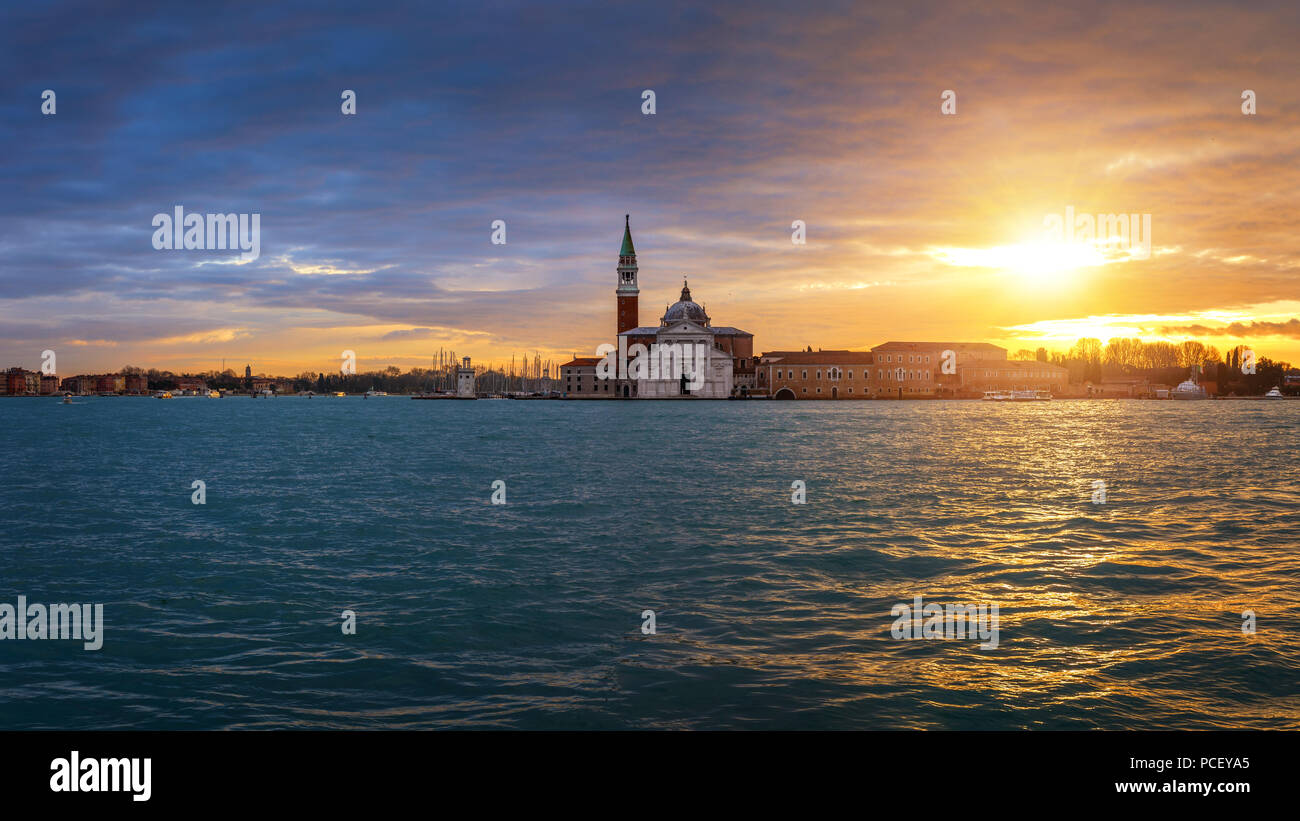 Chiesa del Santissimo Redentore (Église du Rédempteur) - Il Redentore Church au coucher du soleil, Venise, Italie. Banque D'Images