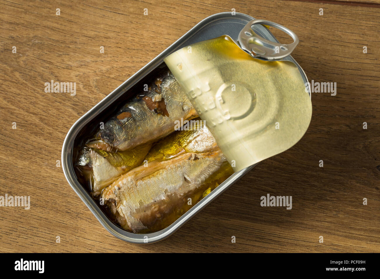 Salé bio conserves de sardines à l'huile d'olive Banque D'Images
