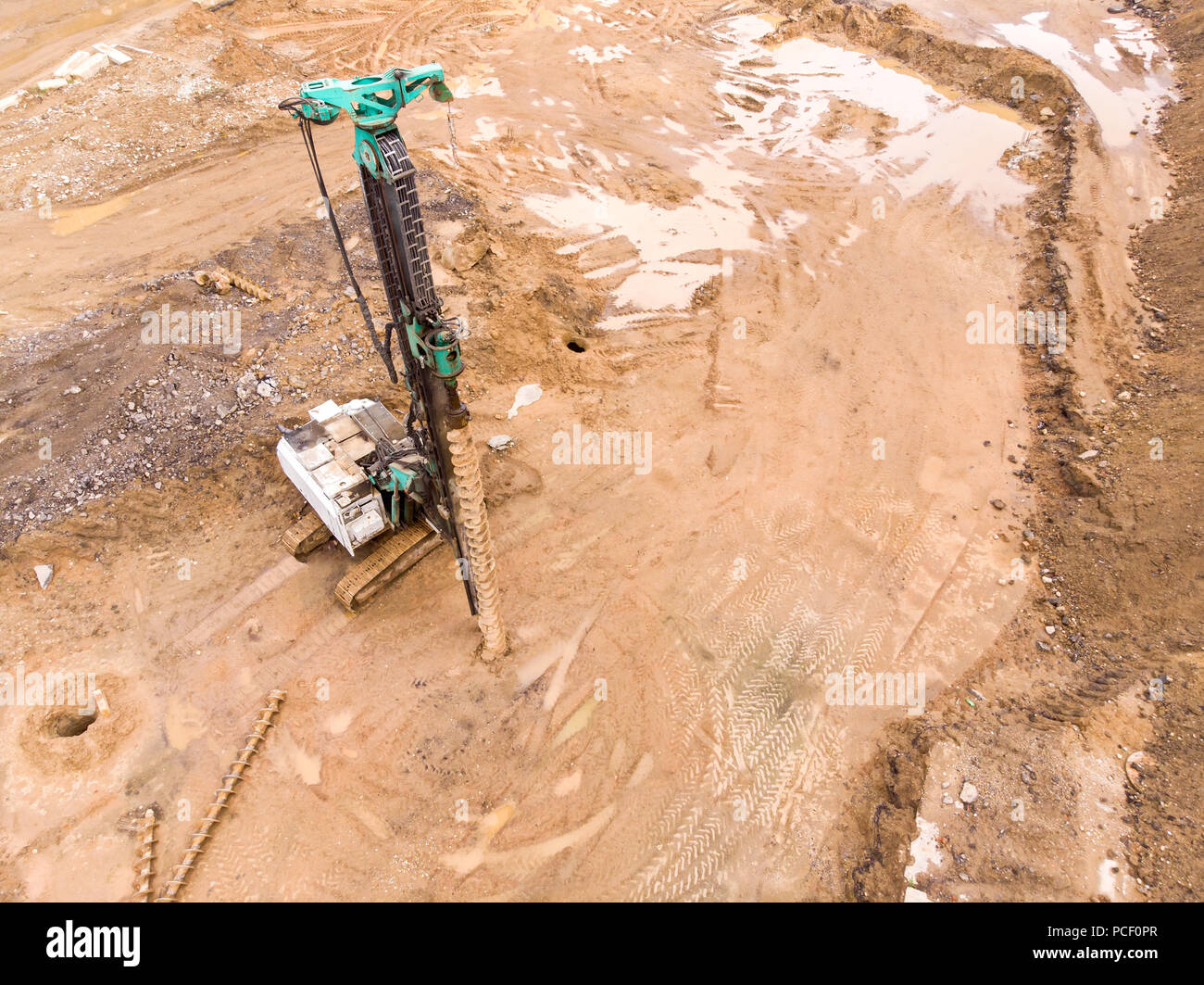 De forage, l'article sur le site de construction et prêt à travailler. Vue de dessus de l'antenne Banque D'Images