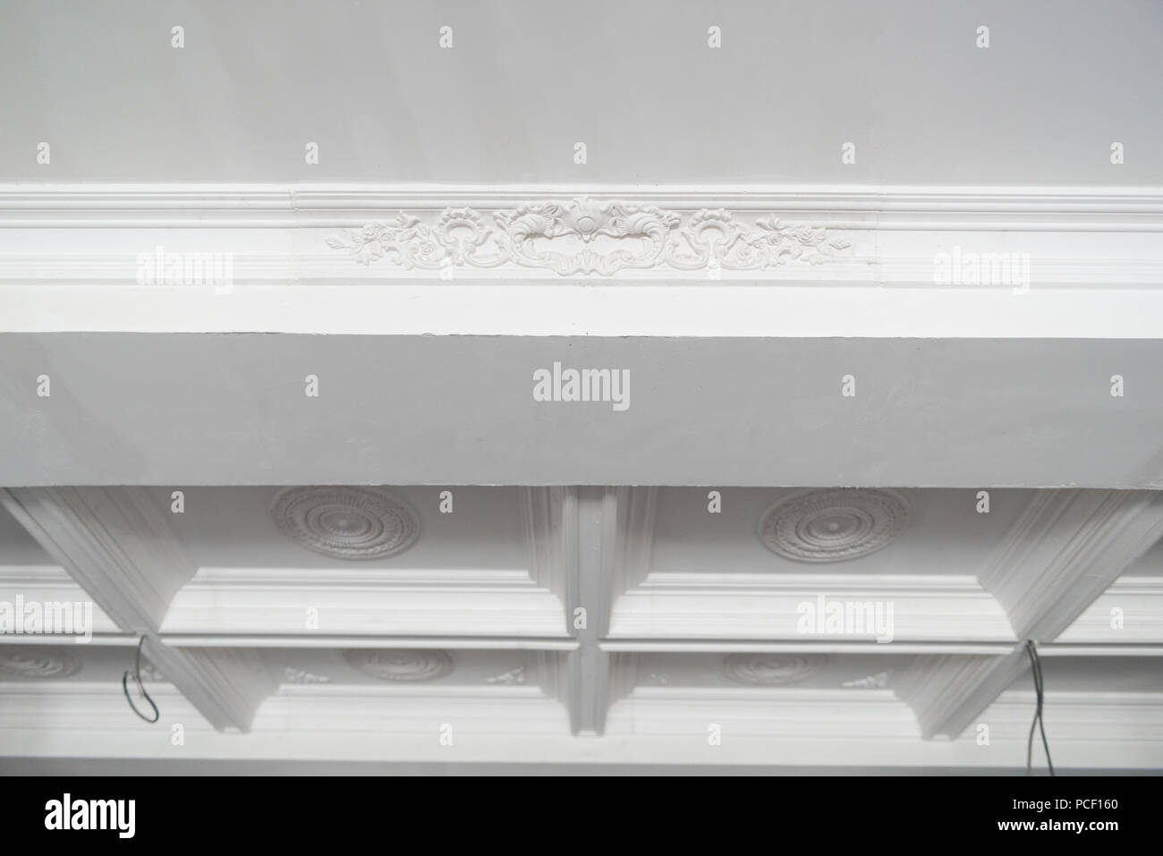 Corniche Décorative 12m – Profilé Plafond Mstyle 120x95mm Blanc – NEUF