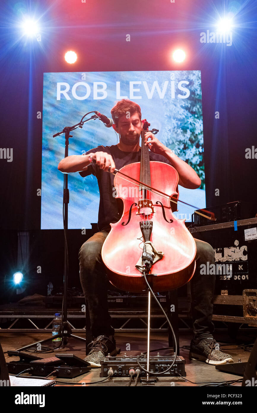Rob Lewis joue la D&B à l'étape de l'environnement sonore sur WOMAD Samedi 28 juillet 2018 tenue à Charlton Park, Wiltshire . Photo : Rob Lewis. Banque D'Images