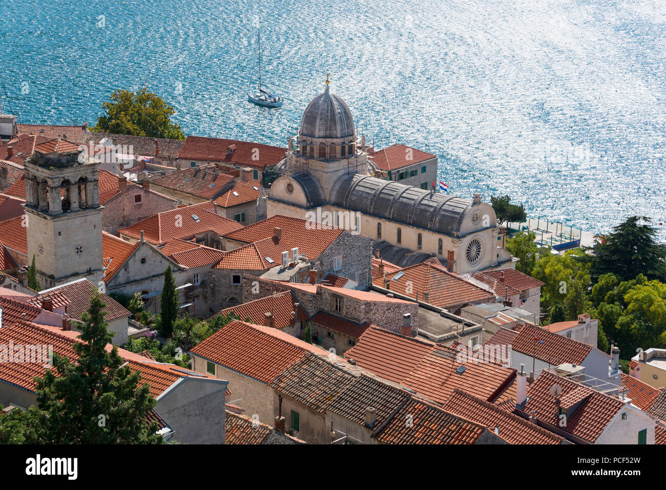 Vue de ville avec Sveti Jakov, la cathédrale de Sibenik, Croatie, Dalmatie, Katedrala sv Jakova Banque D'Images