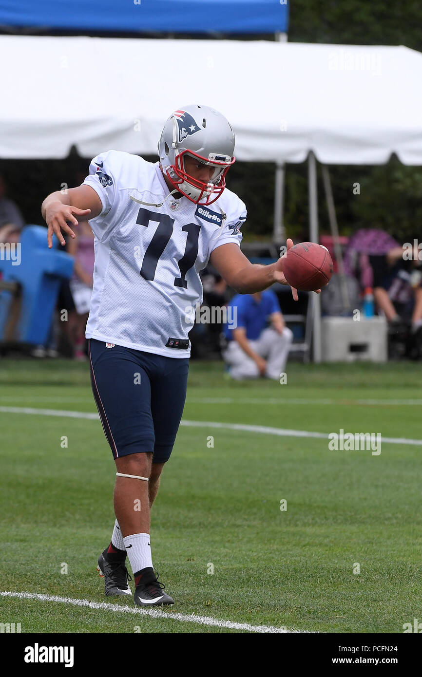 1 août 2018 : New England Patriots punter Corey Bojorquez (71) travaille sur sa barque au New England Patriots camp de formation qui a eu lieu sur le champs de pratique au stade Gillette, à Foxborough, Massachusetts. Eric Canha/CSM Banque D'Images