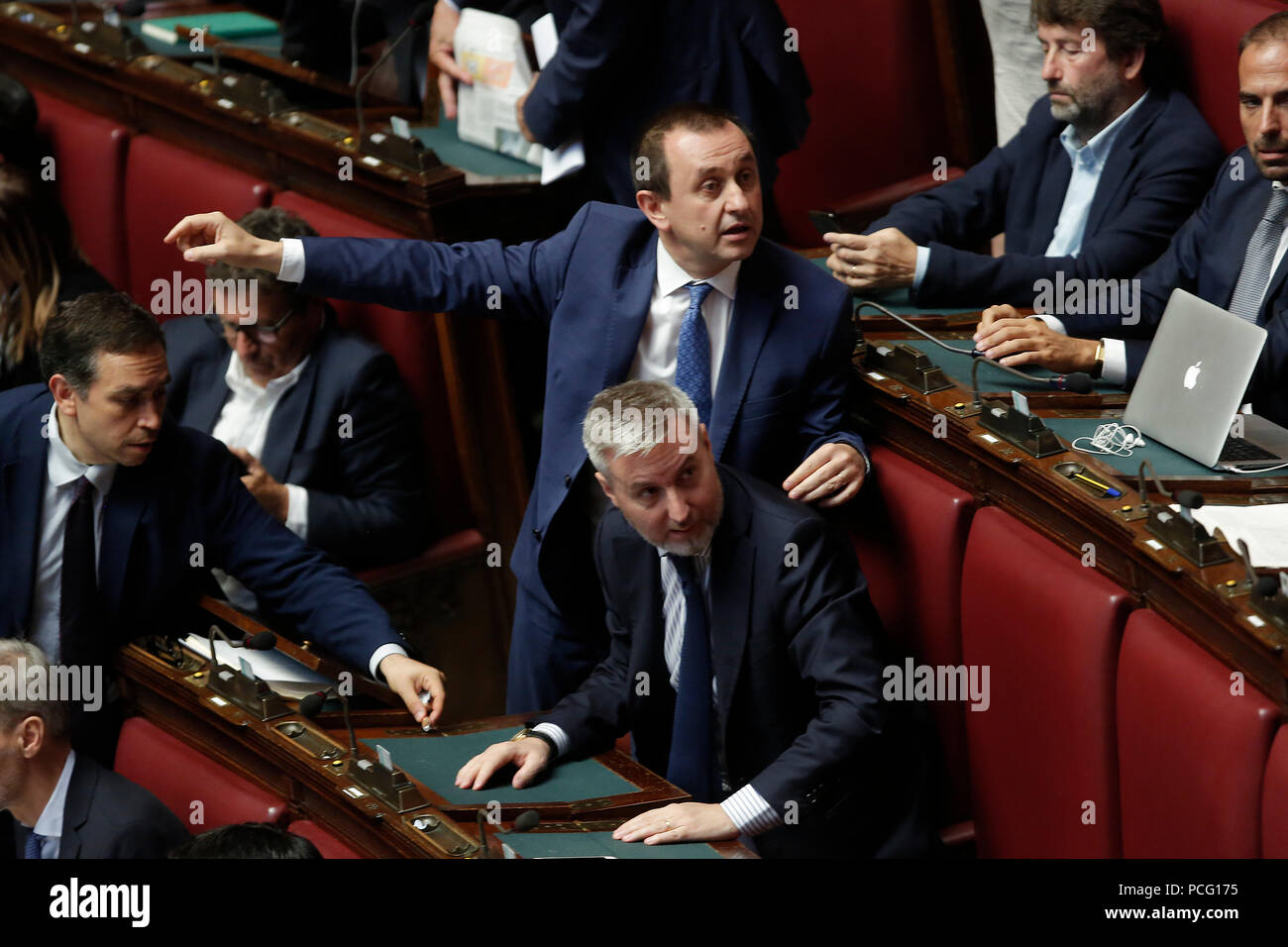 Ettore Rosato e Lorenzo Guerini Roma 02/08/2018. Appareil photo. Discussion generale sul Decreto Dignita'. 2 Août, Rome 2018. Chambre des députés. La discussion sur le décret "dignité". Foto Samantha Insidefoto Zucchi Banque D'Images