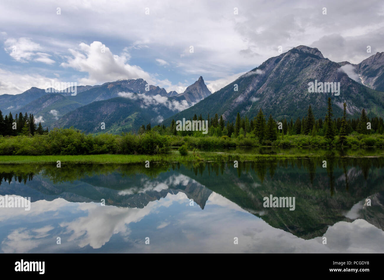 Nuages d'été à Banff Banque D'Images