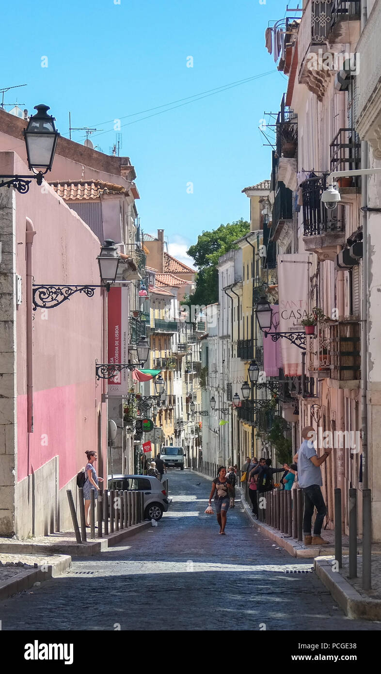 Lisbonne, Rua de Rosa, la rue la plus pittoresque de Bairro Alto Banque D'Images