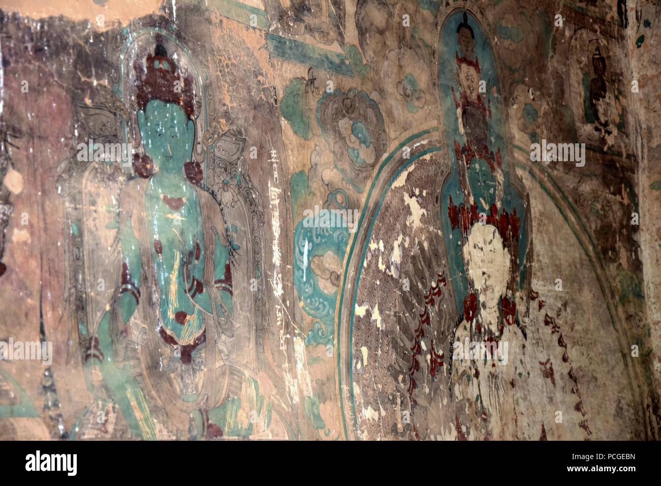LANZHOU, province de Gansu, CHINE - CIRCA MAI 2017 : peintures murales à Bingling temple grotte (site du patrimoine mondial de l'UNESCO). Banque D'Images