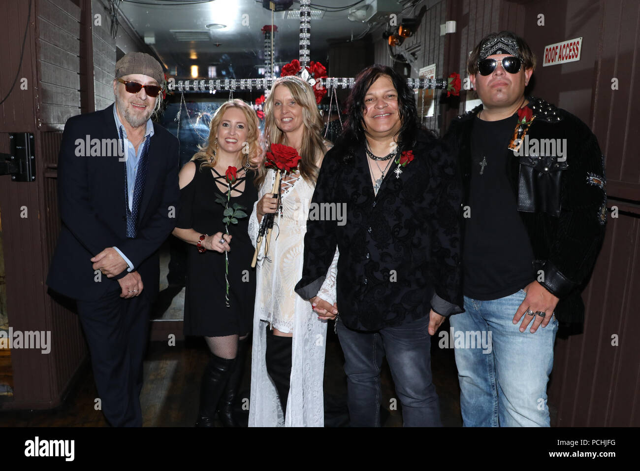 Rock & Roll batteur Joey Durant la célébration de mariages, au Rainbow Bar & Grill sur Sunset Strip, à Hollywood, Californie comprend : Leif Garrett, Michelle Appello, Linda J. S.A. Lukehart, Joey Durant, Anthony Appello Où : Los Angeles, California, United States Quand : 01 Juil 2018 Credit : Sheri/WENN.com Determan Banque D'Images