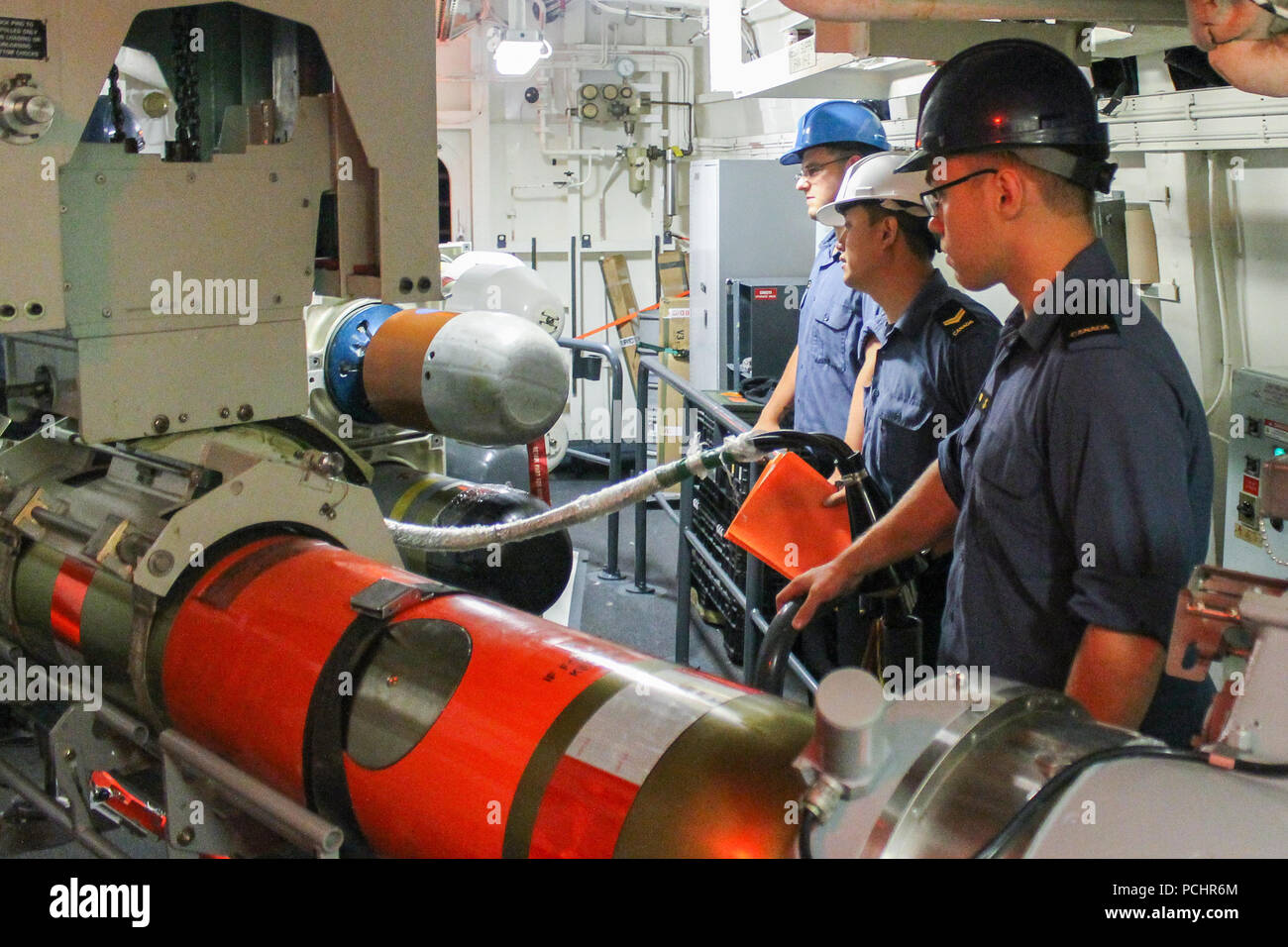 180727-O-N0842-1007 OCÉAN PACIFIQUE (27 juillet 2018) NCSM Ottawa (FFH 341) alors qu'en mer au cours de Rim of the Pacific (RIMPAC). Vingt-cinq nations, 46 navires, 5 sous-marins, et d'environ 200 avions et 25 000 personnes participent à l'EXERCICE RIMPAC du 27 juin au 2 août dans et autour des îles Hawaï et la Californie du Sud. Le plus grand exercice maritime international RIMPAC, fournit une formation unique alors que la promotion et le soutien de relations de coopération entre les participants essentiels pour assurer la sécurité des voies maritimes et de la sécurité des océans du monde. RIMPAC 2018 Banque D'Images