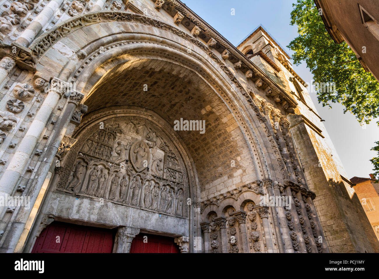 Porte principale de la cathédrale de Saint Etienne de Cahors, département du Lot, France, Europe, Occitnie Banque D'Images
