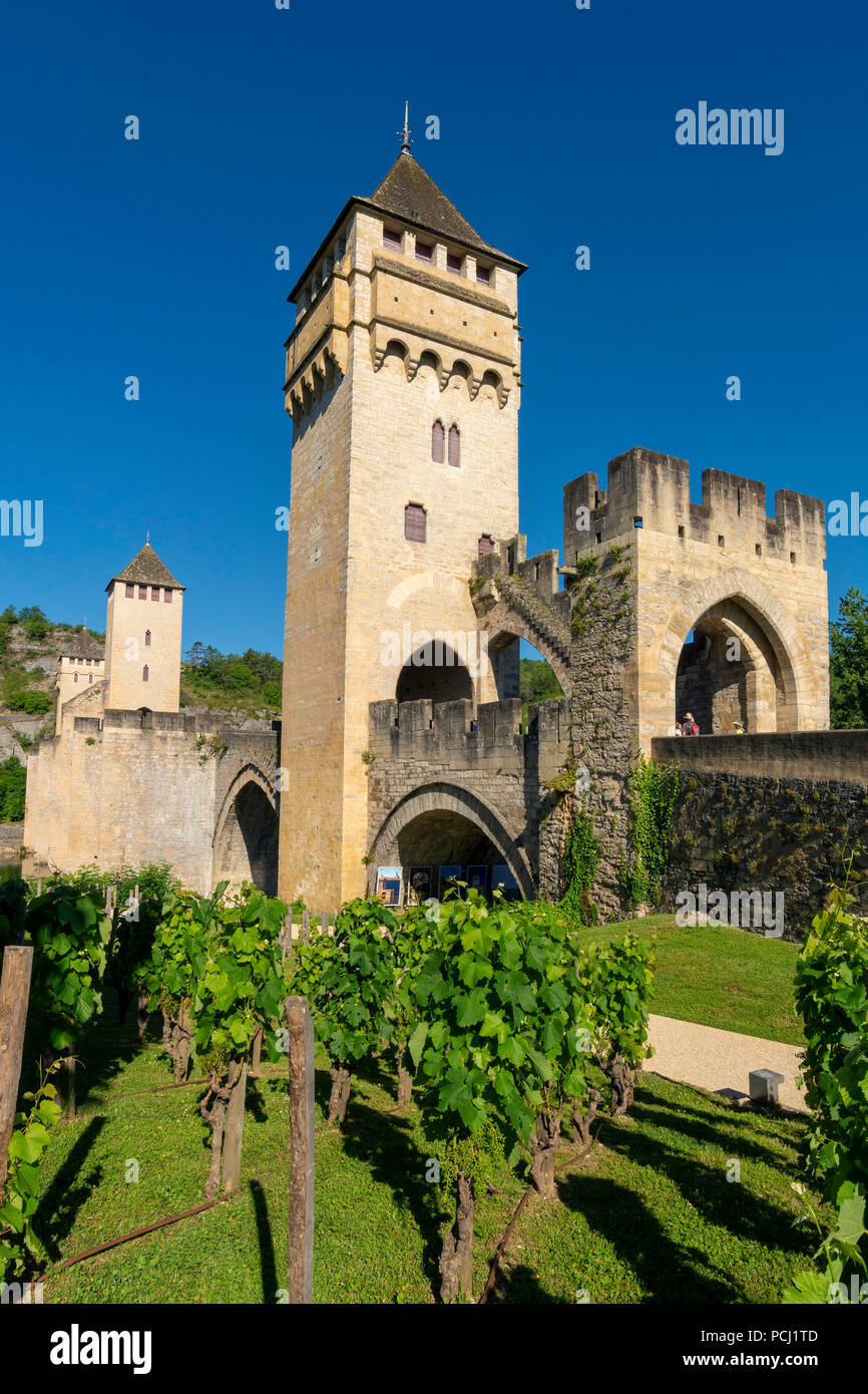 Pont Pont Valentre (UNESCO World Heritage) sur la route du pèlerinage de Compostelle, la rivière Lot, Cahors, Departement Lot, Occitanie, France, Europe Banque D'Images