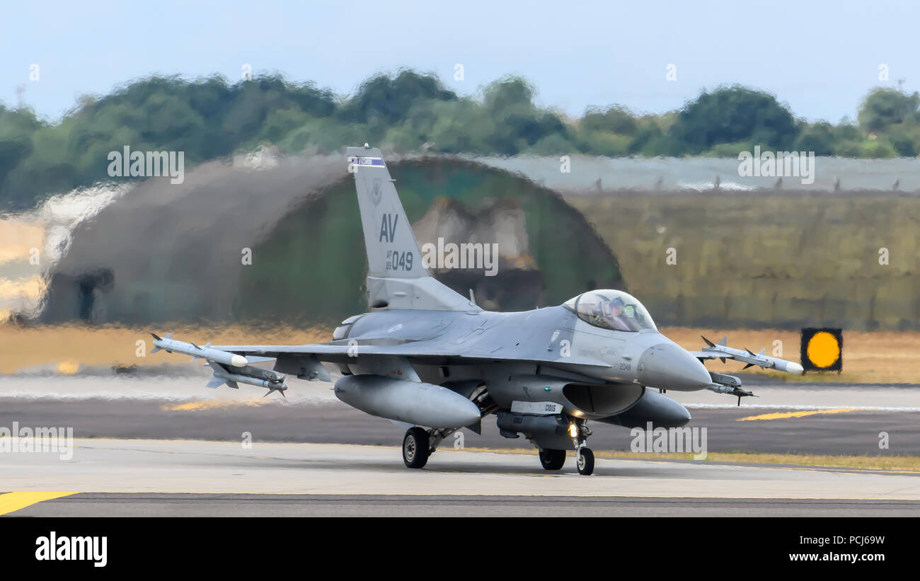 RAF Lakenheath, Suffolk, Angleterre le 30 juillet 2018. United States Air Force F-16 Eagle jet déployés à partir de la base aérienne d'Aviano en Italie Banque D'Images