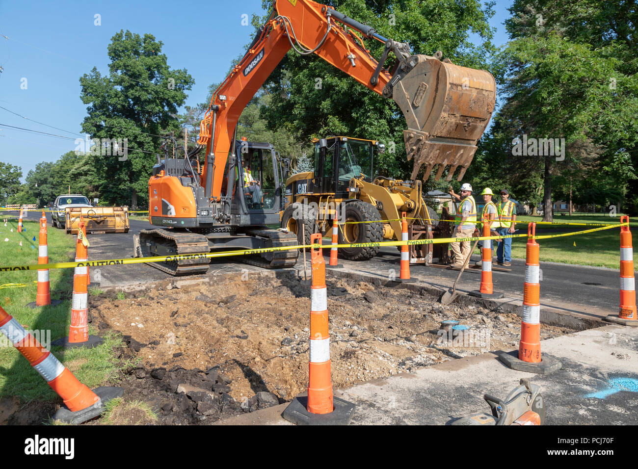 Parchemin, Michigan - à la suite de la découverte de concentrations élevées de PFA dans l'eau potable du parchemin, une équipe de construction de la liaison entre la ville w Banque D'Images