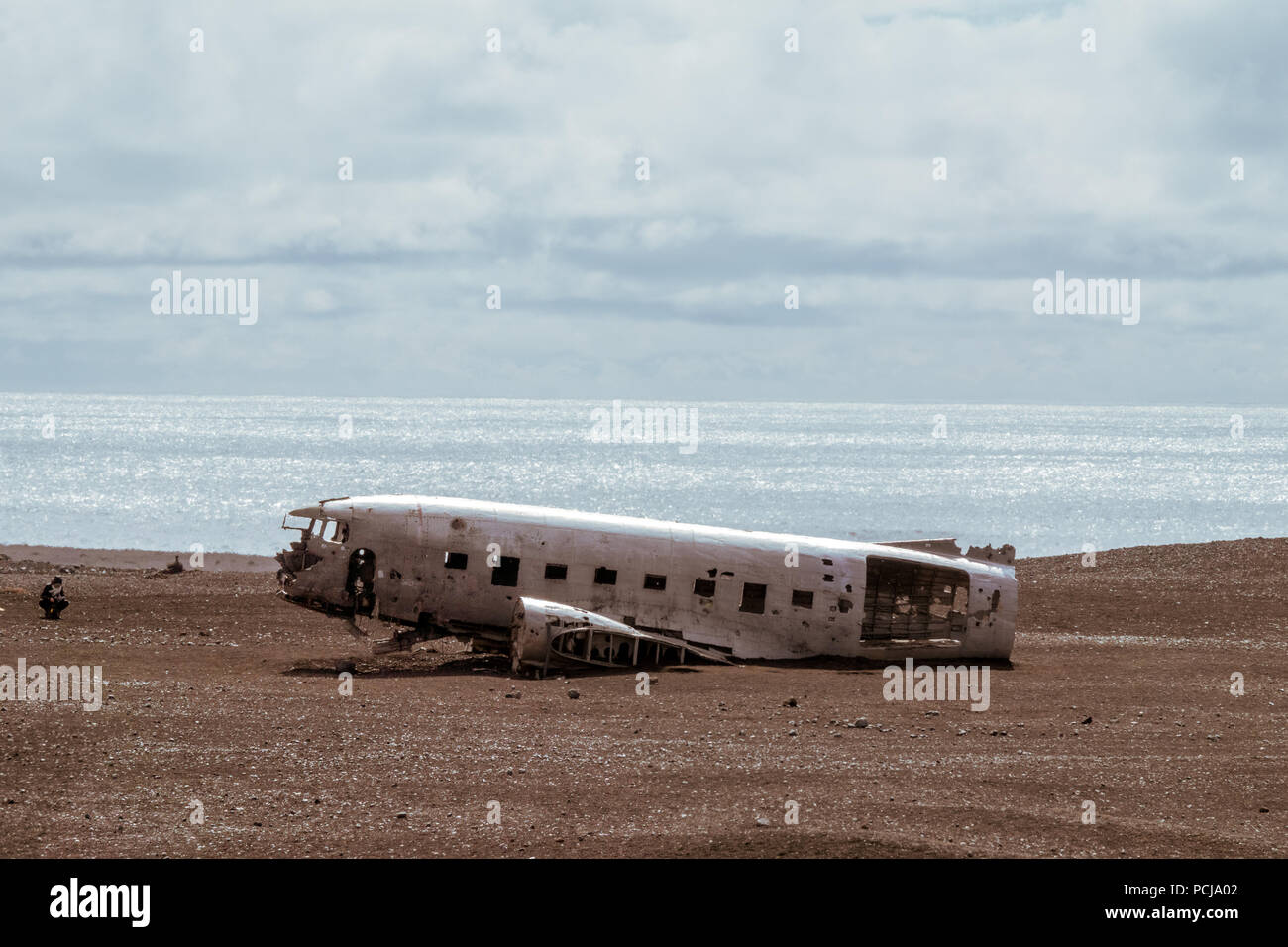 Vik, Iceland-June 11, 2018 : en Novembre 21, 1973 un US Navy Douglas R4D-8, super DC-3 s'est écrasé dans le sud de l'Islande, en raison d'une cerise. C'est une pop Banque D'Images