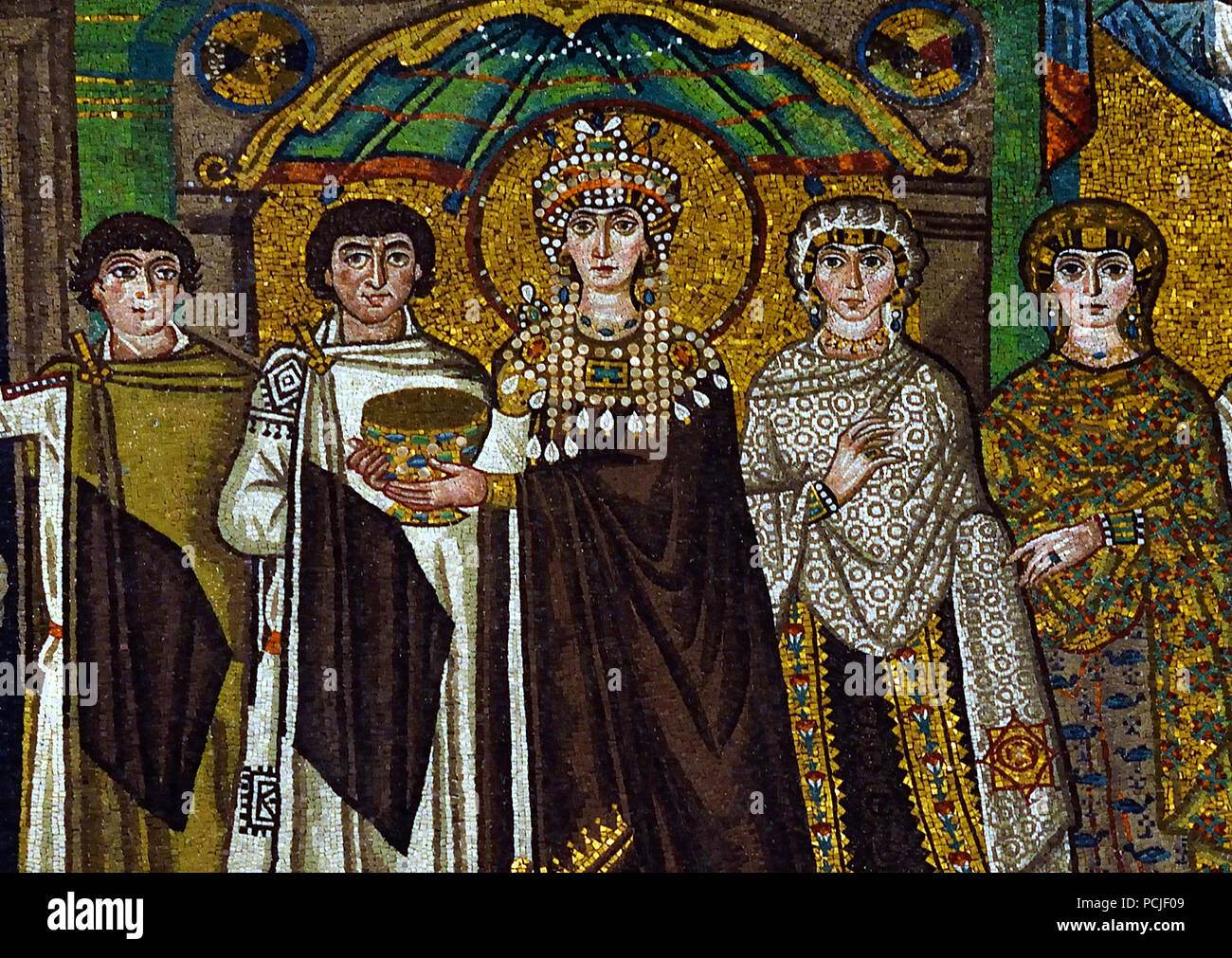 L'impératrice byzantine Théodora. Des mosaïques byzantines de la Basilique de San Vitale AD 547 6ème siècle dans la région de Ravenna - mosaïques ( la fin de la période romaine et byzantine, l'architecture) Émilie-romagne - Italie du Nord. ( Site du patrimoine mondial de l'italien ) Banque D'Images