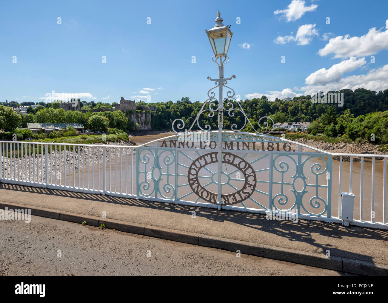 Le point médian entre l'Angleterre et au Pays de Galles sur l'ancien pont de la Wye, Chepstow, au Pays de Galles Banque D'Images