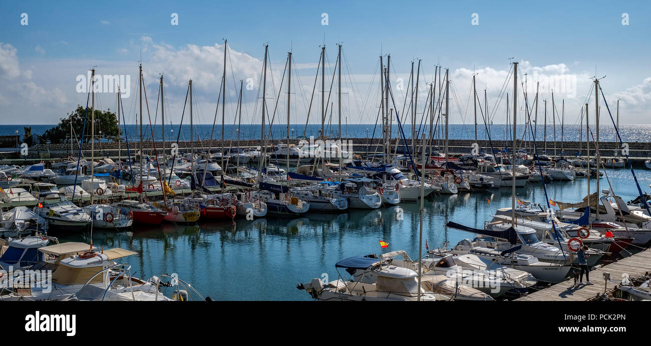 Les bateaux de plaisance dans le port- Banque D'Images