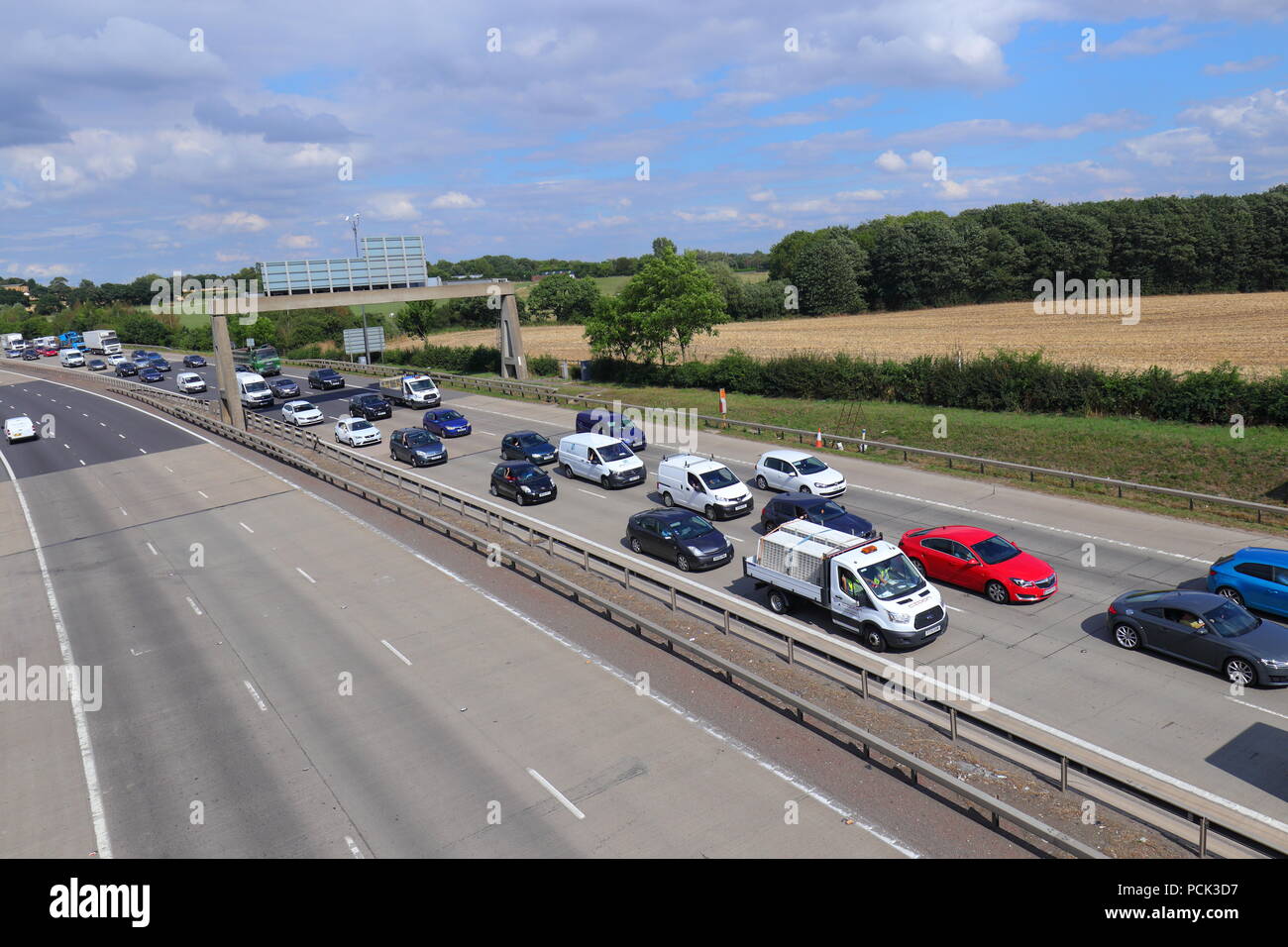 Traffic sauvegardés sur le M1 à Leeds en raison d'un accident antérieur. Banque D'Images