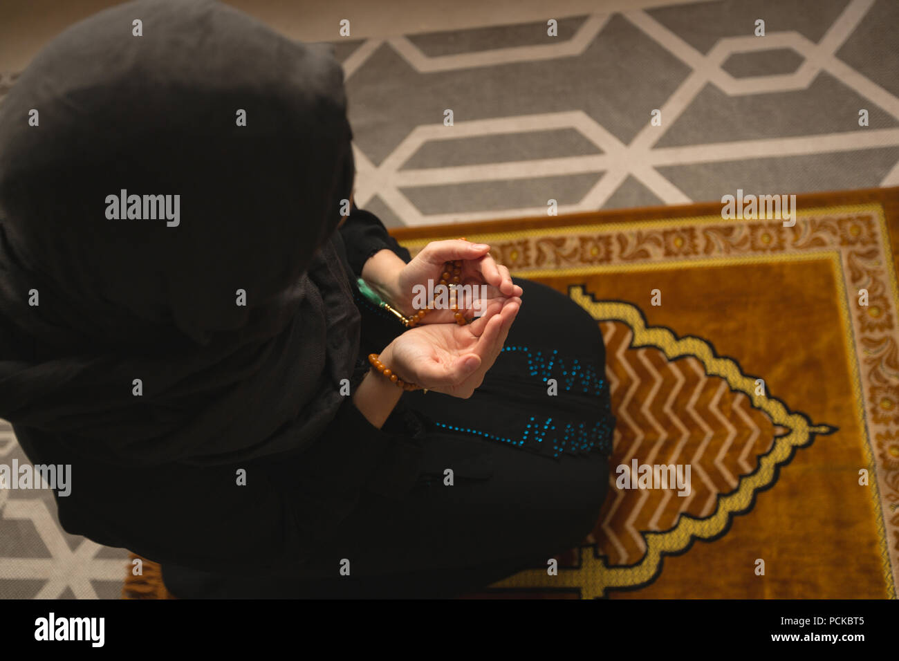Femme En Priere Musulmane Salah Photo Stock Alamy