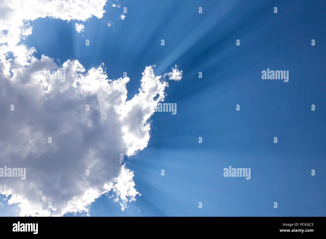 Ciel bleu et nuages, Big Sky Country, Montana, USA Banque D'Images