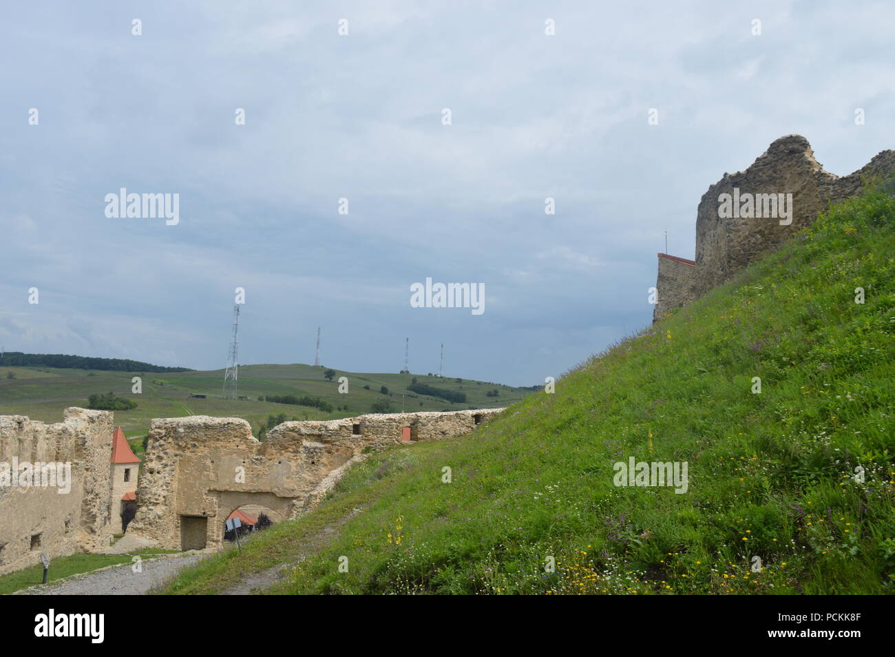 Brasov forteresse sur une colline, la Transylvanie Banque D'Images