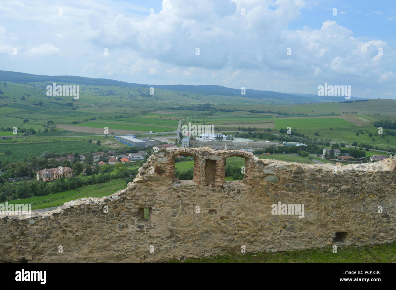 Brasov forteresse sur une colline, la Transylvanie Banque D'Images