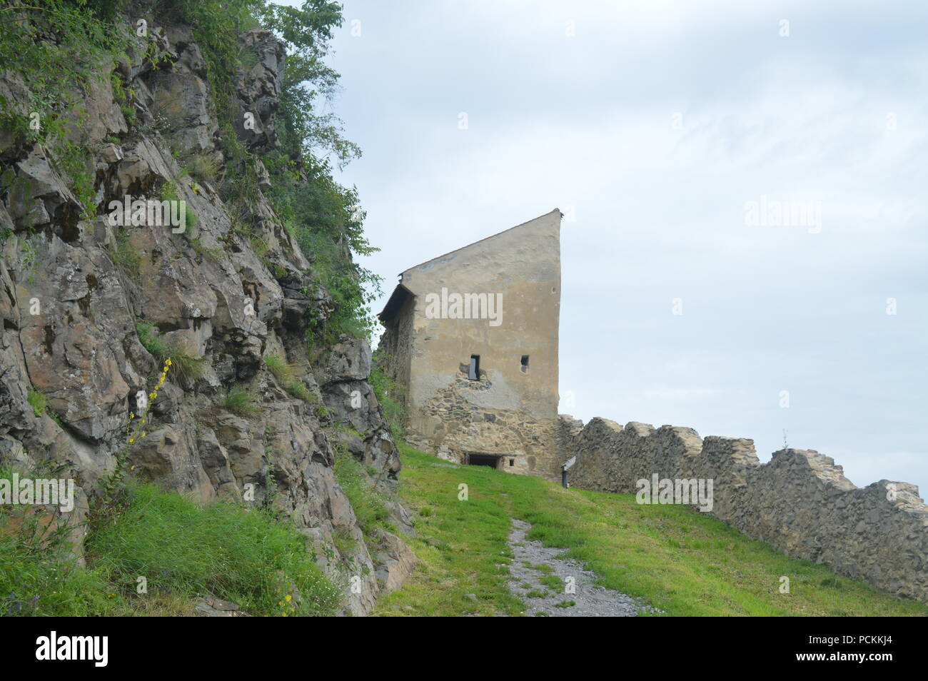 Brasov forteresse sur une colline, la Transylvanie Banque D'Images