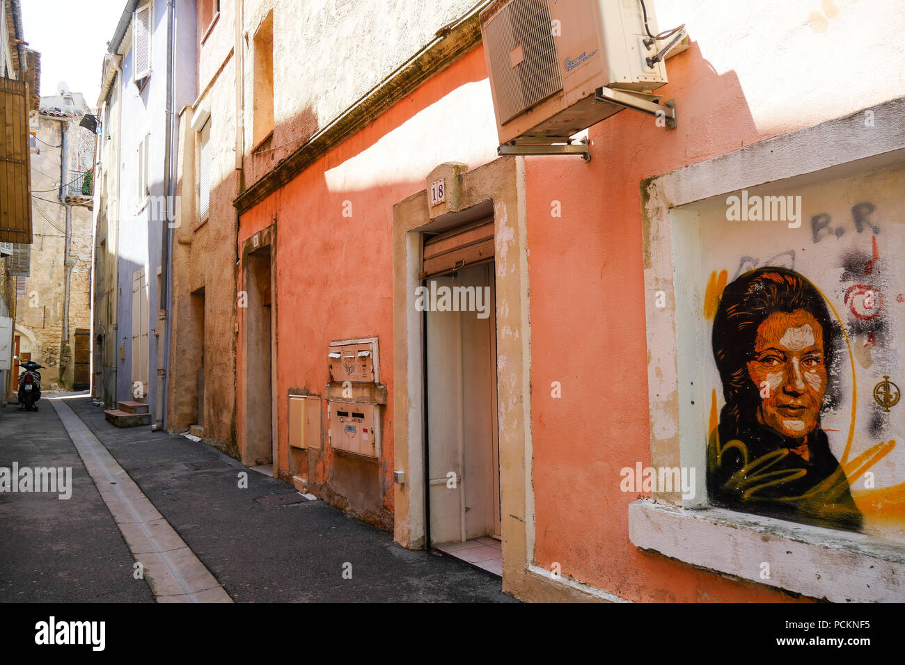 Simone Veil Street Art Banque De Photographies Et Dimages Haute R Solution Alamy