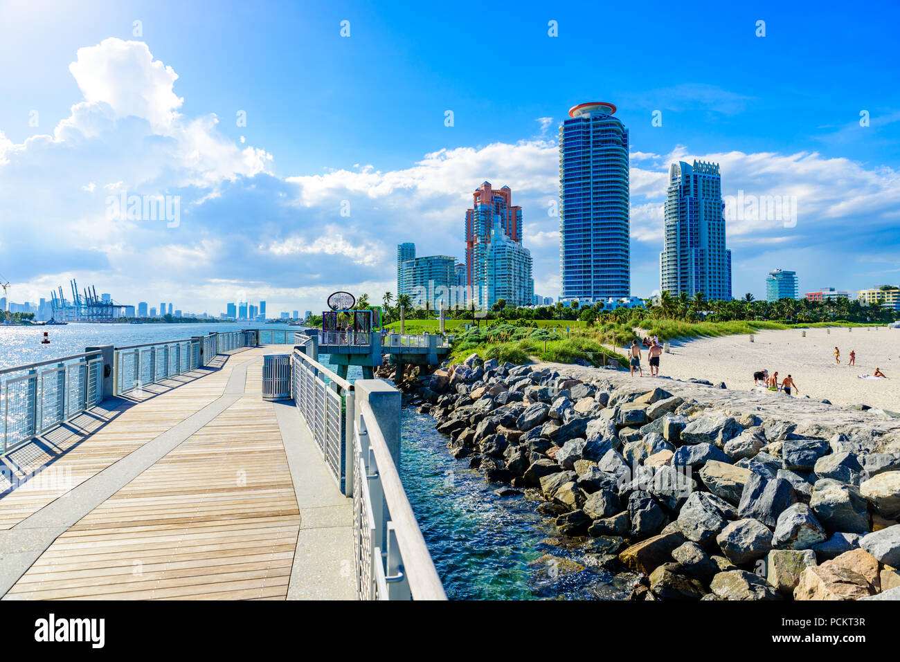 South Pointe Park et jetée de South Beach de Miami Beach. Le paradis et la  côte tropical de la Floride. USA Photo Stock - Alamy