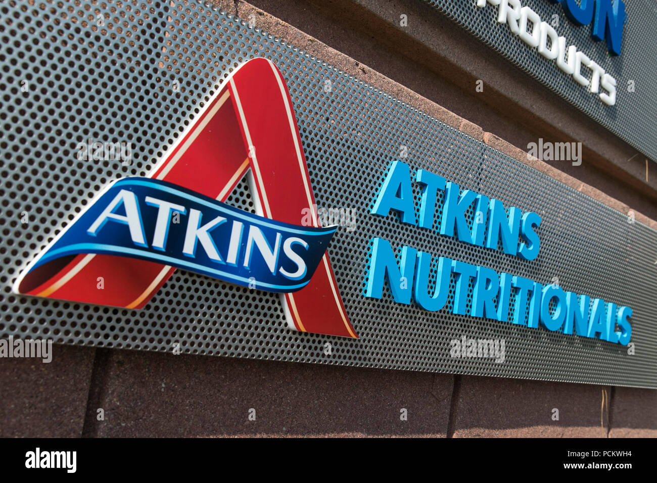 Un logo affiche à l'extérieur d'un établissement occupé par Atkins Nutritionals, Inc., à Louisville, Colorado, le 21 juillet 2018. Banque D'Images