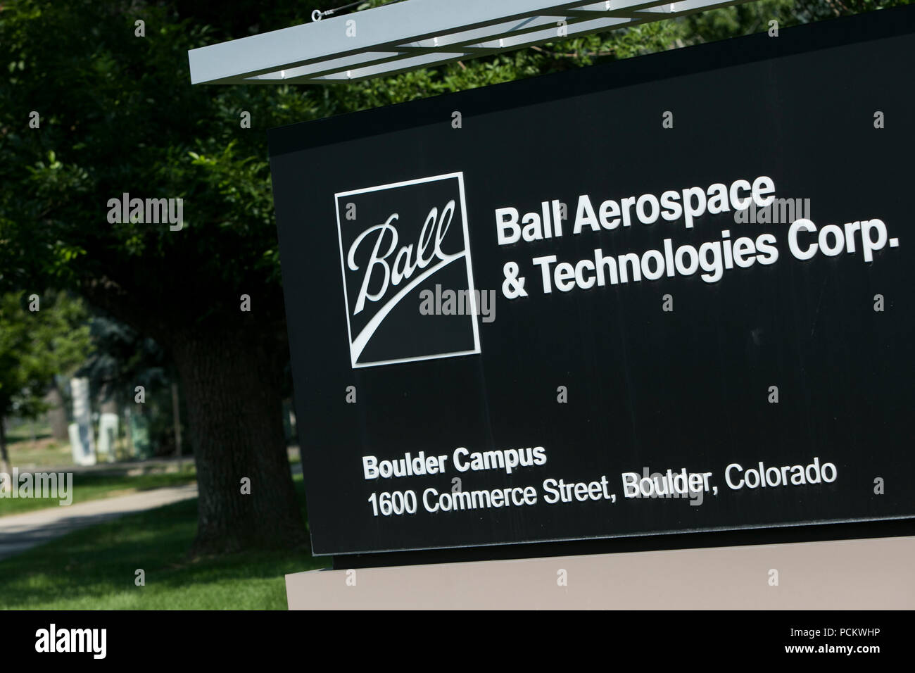 Un logo affiche à l'extérieur d'un établissement occupé par Ball Aerospace  & Technologies Corp., à Boulder, Colorado, le 21 juillet 2018 Photo Stock -  Alamy