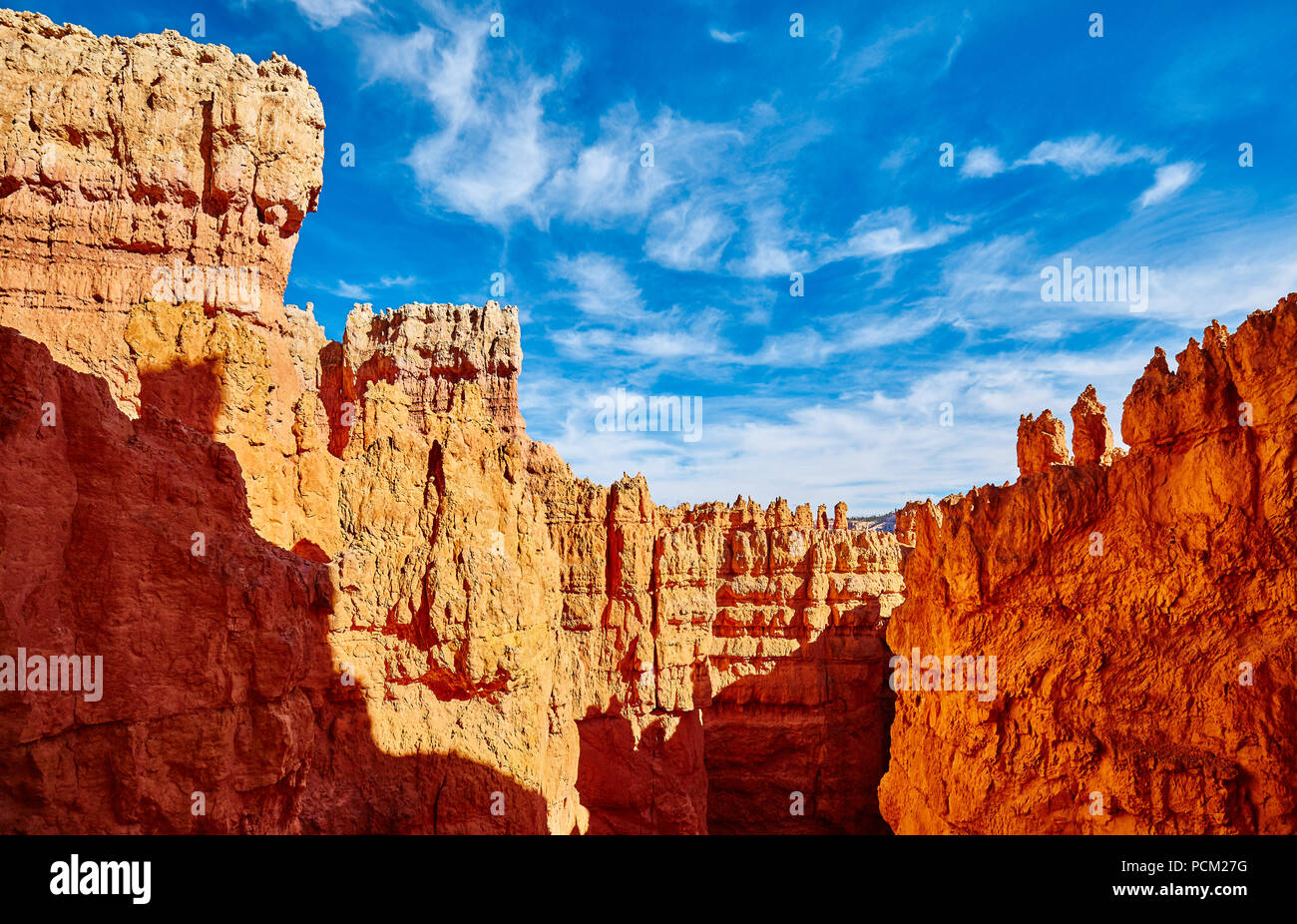 Falaises pittoresques dans le Parc National de Bryce Canyon, Utah, USA. Banque D'Images