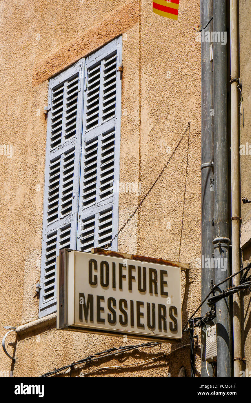 Coiffeur pour hommes boutique, Saint-Maximin la Sainte Baume, Var, France Banque D'Images