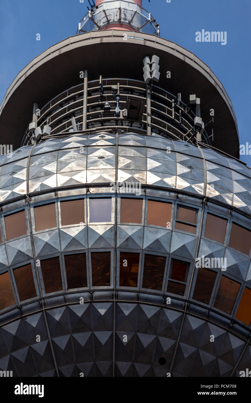 BERLIN / ALLEMAGNE - 1 août 2018 : La Fernsehturm (tour de télévision) : l'anglais est une tour de la télévision au centre de Berlin, Allemagne Banque D'Images