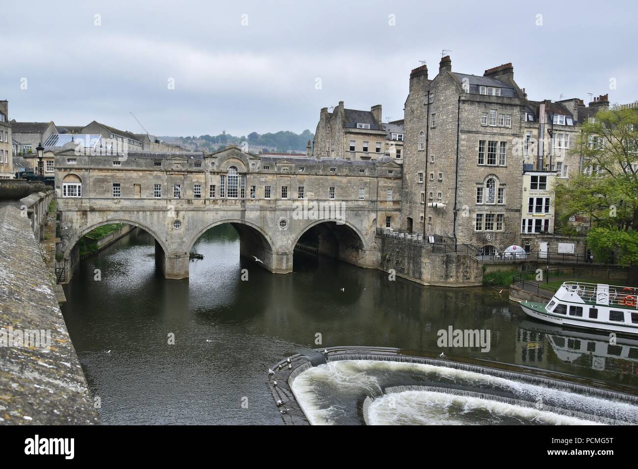 Vue de Bath, Somerset, Royaume-Uni. Avec les bains romains, Pulteney Bridge, le Cirque, et Royal Crescent. Banque D'Images