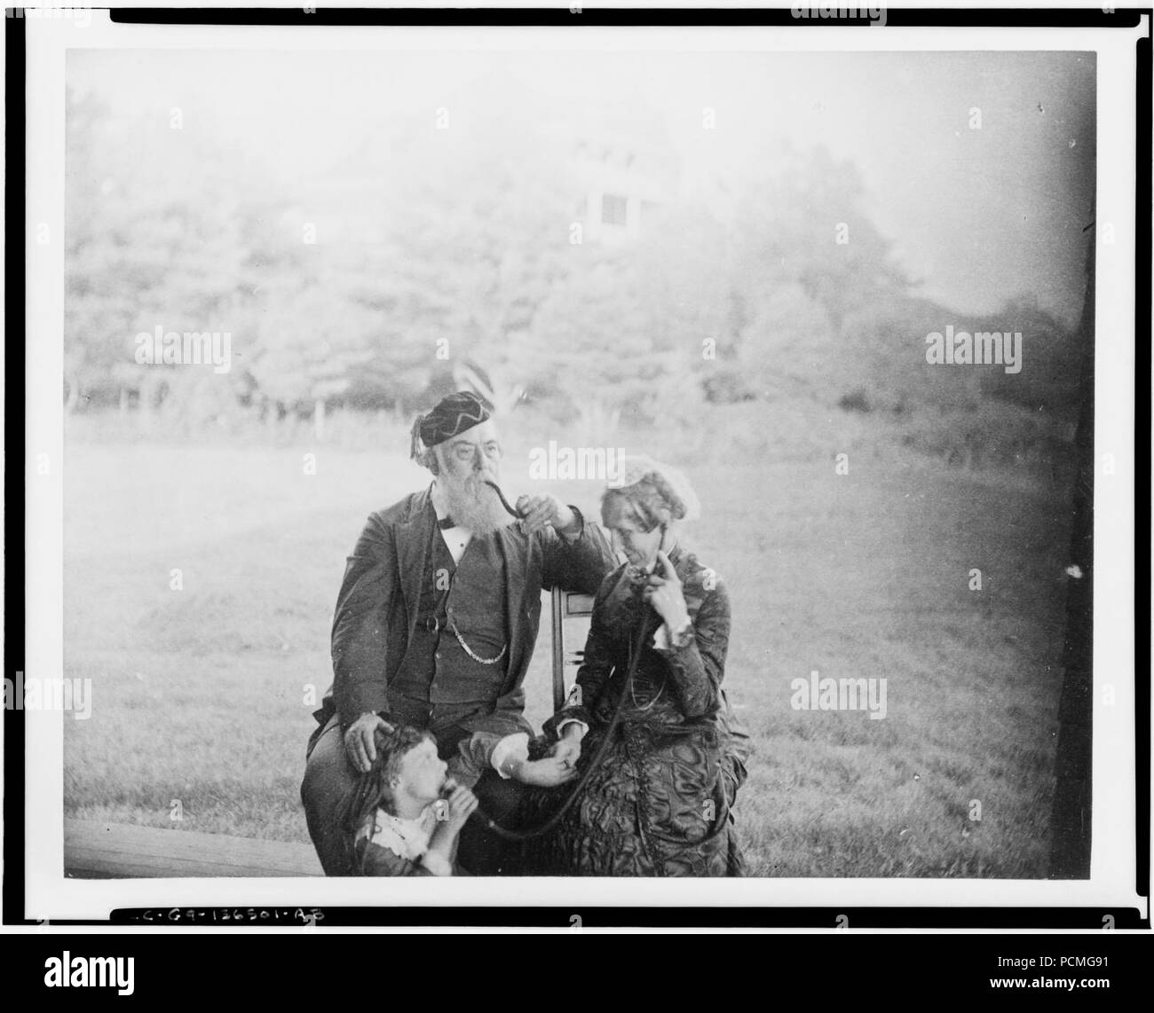 Alexander Melville Bell avec son épouse Eliza Grace Symonds et leur petite-fille Elsie peut Bell à Beinn Bhreagh, Nouvelle-Écosse Banque D'Images