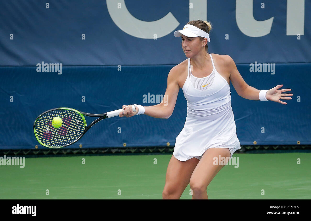 Washington DC, USA, 3 août 2018. 3 août 2018 : Belinda Bencic joue un coup droit tourné lors d'un match de tennis Open de Citi à Rock Creek Park, à Washington DC. Justin Cooper/CSM Banque D'Images