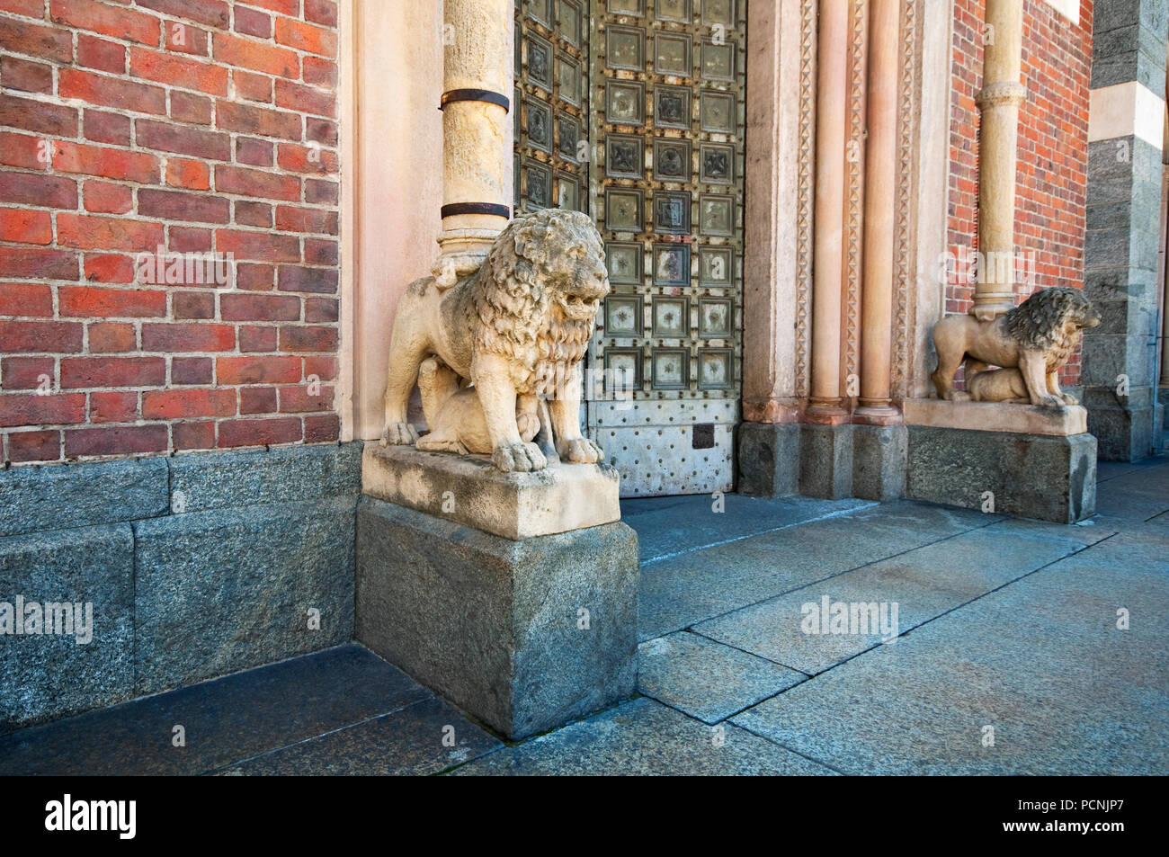 L'Italie, Lombardie, Milan, Basilica di Sant'Eustorgio, Lion de Pierre Banque D'Images