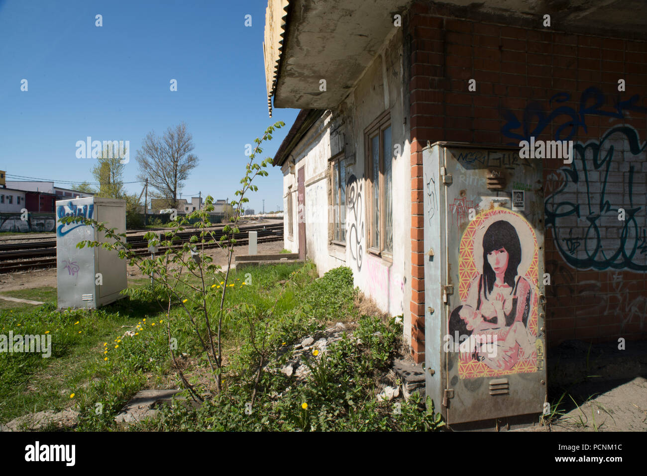 Dans l'ancien passage à niveau travaux ferroviaires à Telliskivi - Tallinn. Le Telliskivi ville créative est une zone de l'original de travaux ferroviaires, nw Banque D'Images