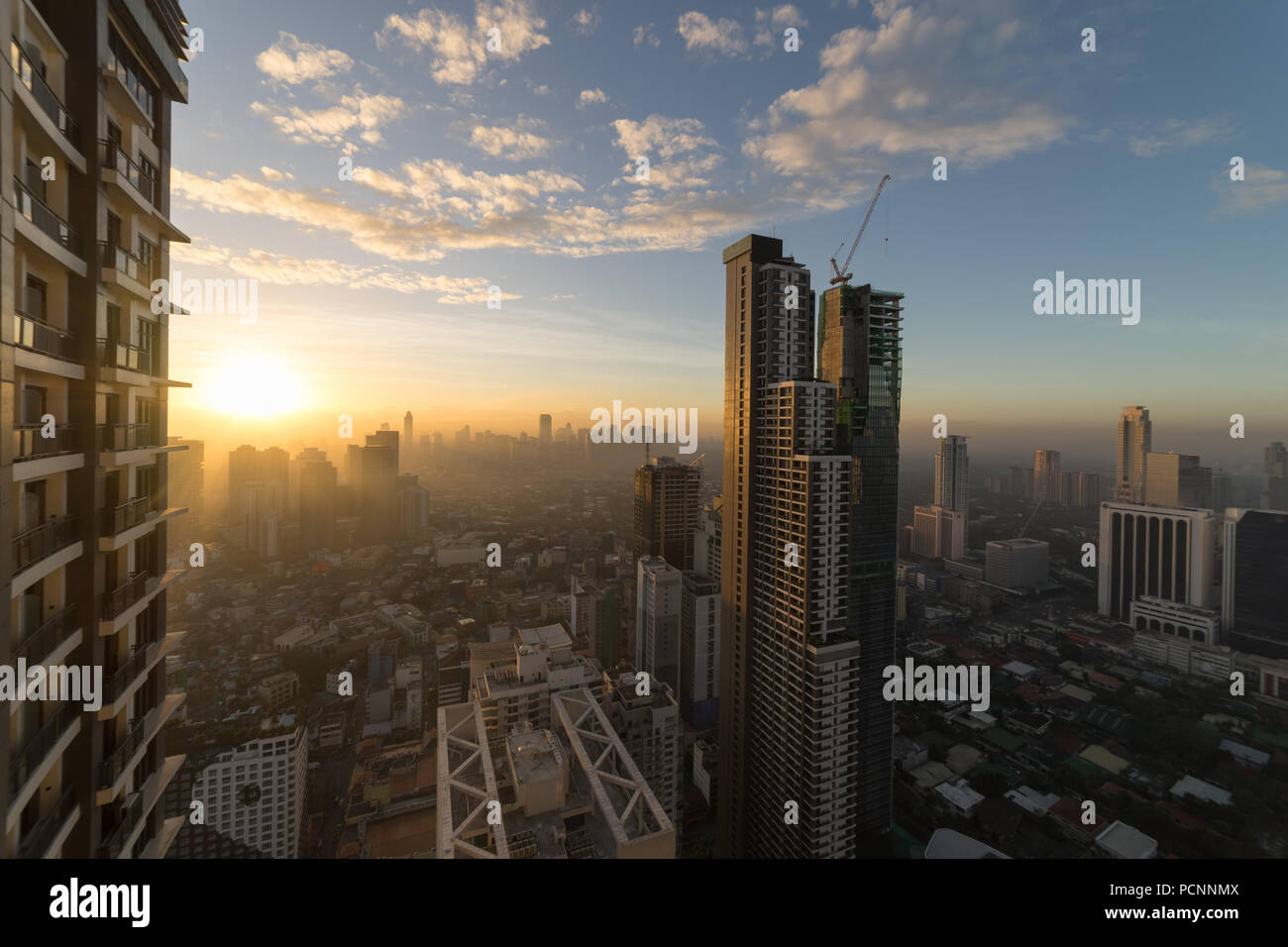 La ville de Manille prises à partir d'une des tours d'habitation en copropriété Banque D'Images