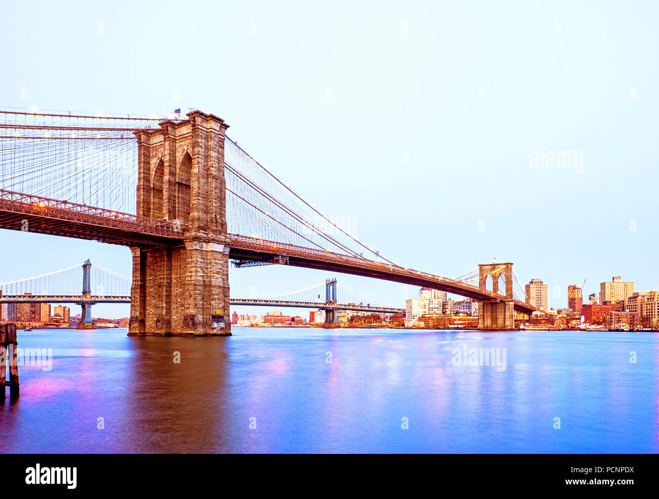 Pont de Brooklyn New York City CRÉPUSCULE Banque D'Images