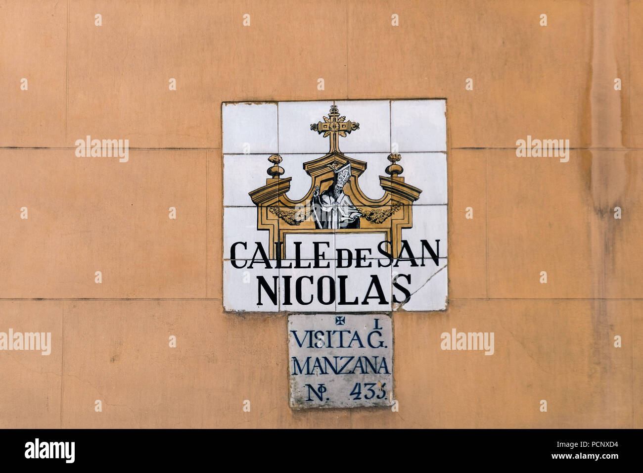 Madrid, rue typique signe, Calle de San Nicolas Banque D'Images