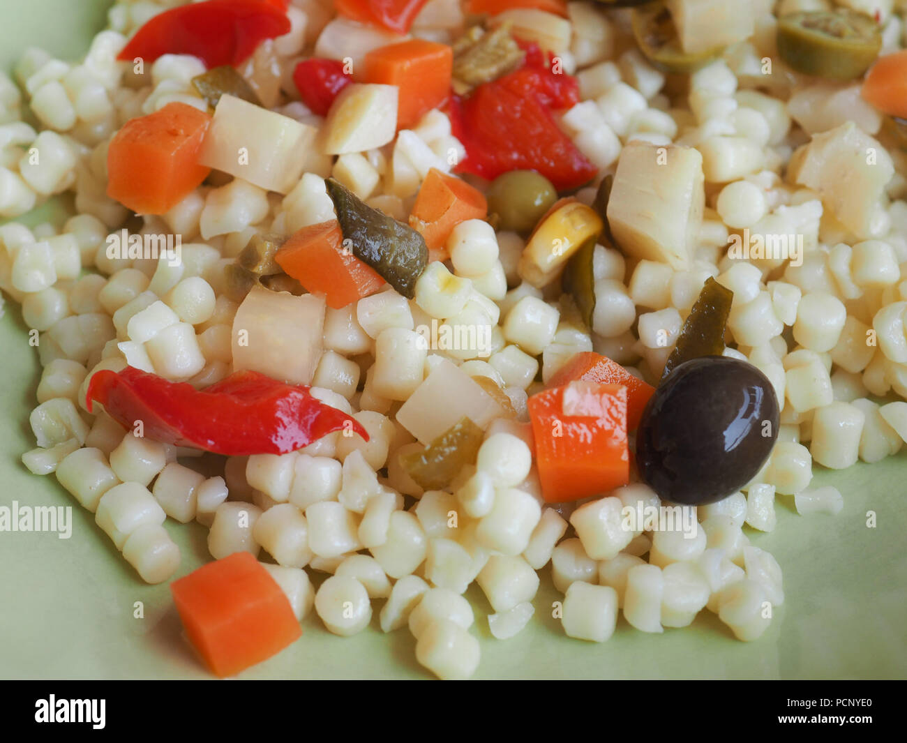 Végétarien salade de pâtes italienne traditionnelle avec des légumes Banque D'Images