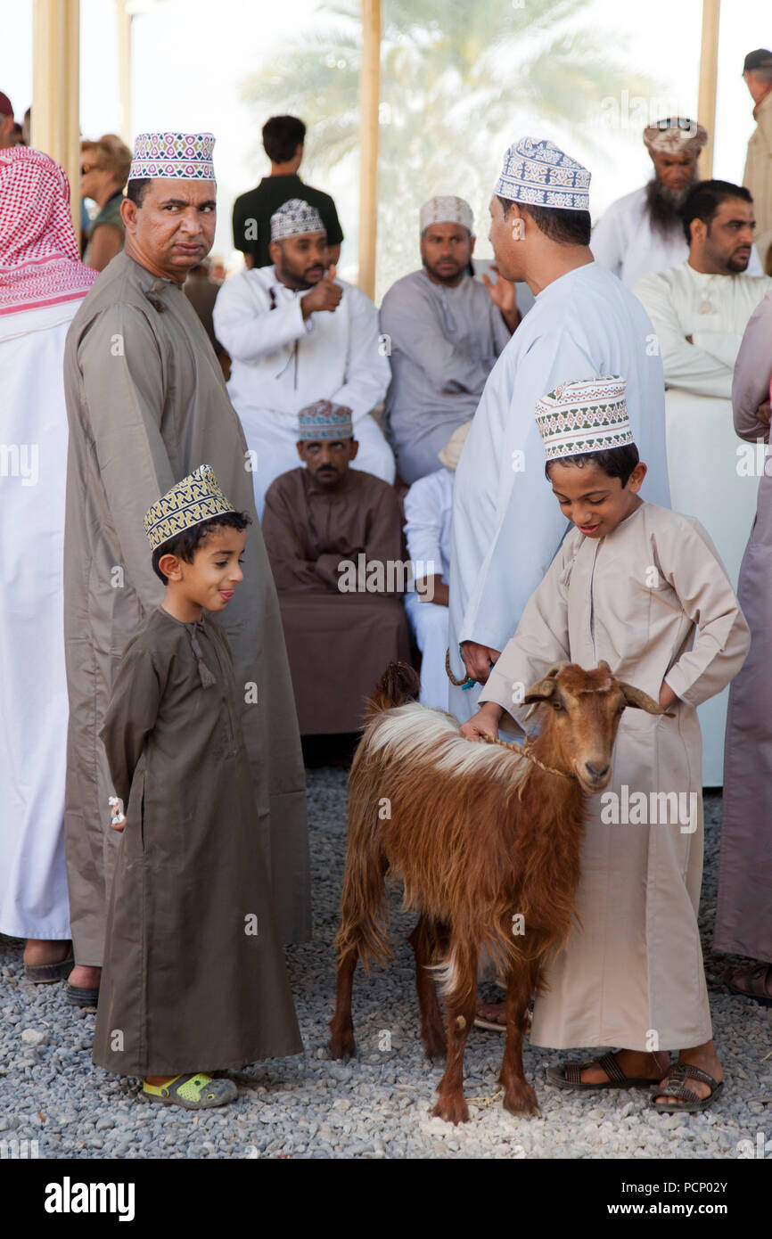 Nizwa, Oman, Souk, marché aux bestiaux, les sections locales au marché Banque D'Images