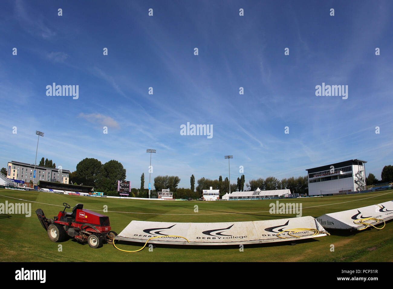 Vue générale du terrain de l'avant du Derbyshire CCC CCC vs Essex County Specsavers, Division 2 du Championnat de cricket au 3aaa County Cricket Ground o Banque D'Images