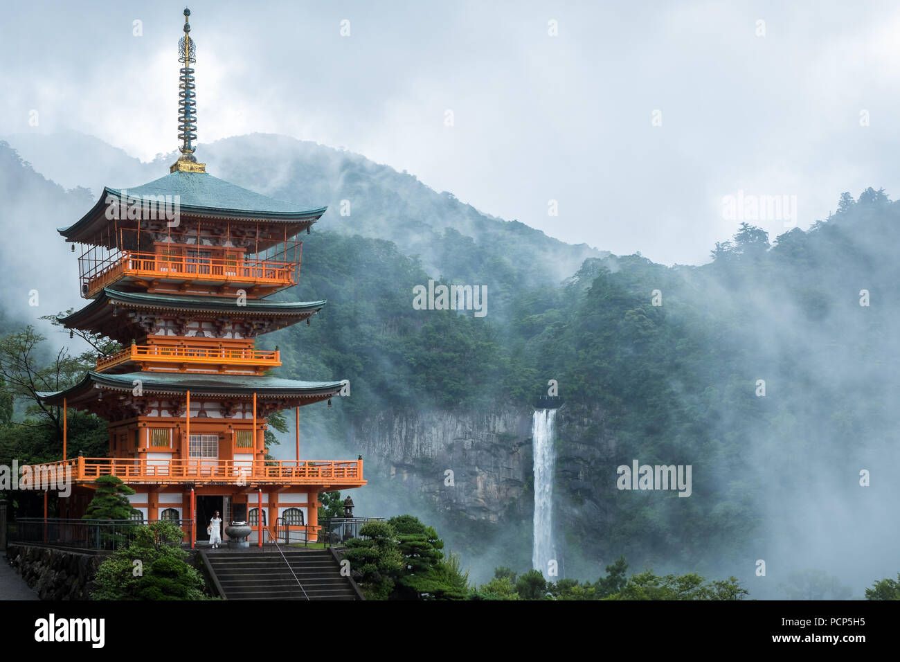La pagode de Seigantoji et Nachi no Taki waterfall au Japon Banque D'Images
