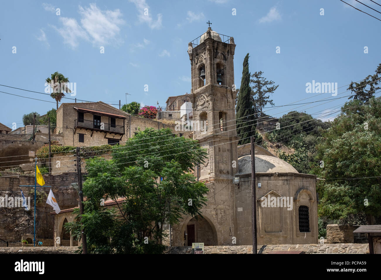 Vue extérieure de l'église Sainte Église picteresque des saints Constantin et Hélène situé dans le pittoresque village de Tochni Larnaca, Chypre de Région Banque D'Images