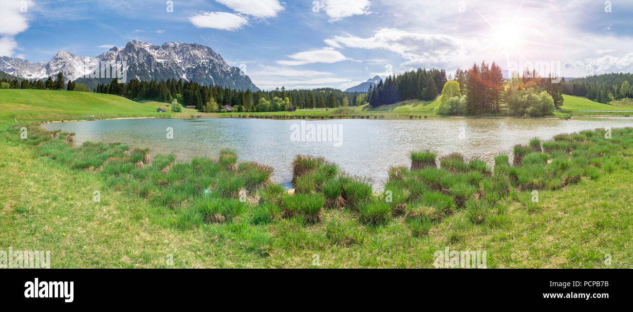 Gamme de montagne avec lac de Bavière Karwendel Banque D'Images