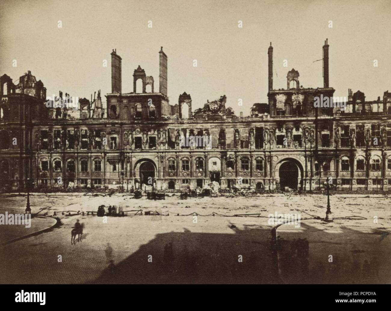 Alphonse Liébert, l'Hôtel de Ville incendié grande façade, Banque D'Images