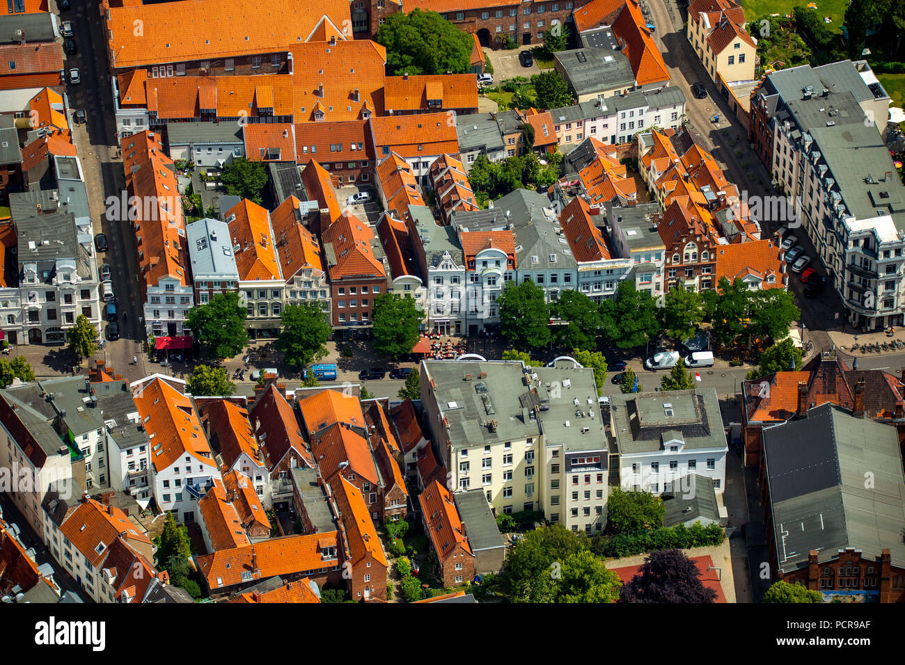 Maisons de ville avec les toits rouges de la vieille ville de Lübeck, Lübeck, baie de Lübeck, ville hanséatique, Schleswig-Holstein, Allemagne Banque D'Images